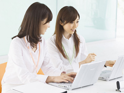 女白領電腦前久坐患上&ldquo;蚯蚓腿&rdquo; 睡覺被疼醒