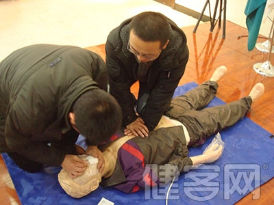 冠脈綜合征男性更易復發心絞痛