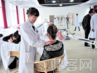 警惕倒春寒 老人當&ldquo;護心&rdquo;