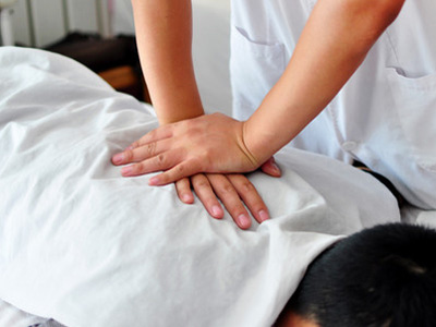 10歲女孩按摩不當差點截癱 按摩導致中風?