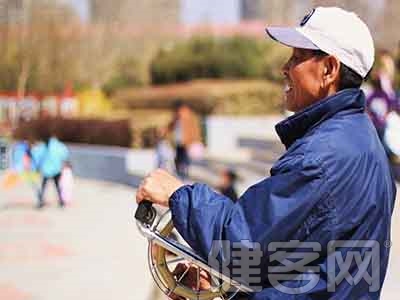 青年高血壓護理有學問 老人高血壓運動有要求