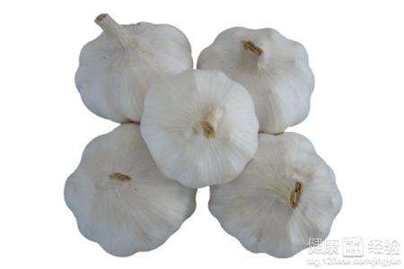 生吃大蒜可防治冠心病降低血脂