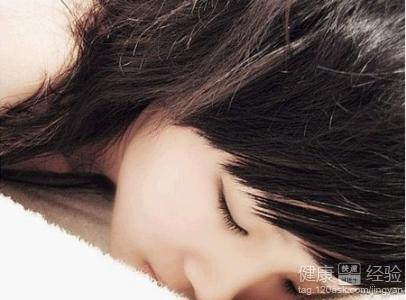 黑眼圈嚴重，下肢浮腫，心悸是熬夜的原因嗎