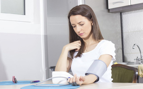 六大高血壓夏季注意事項 高血壓夏季應該注意什麼 高血壓夏季注意事項有哪些 高血壓患者如何度過夏天