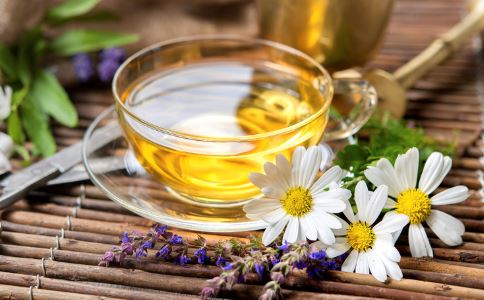 喝菊花茶有助預防高血壓 如何預防高血壓 菊花茶可以預防高血壓嗎 菊花茶預防高血壓的喝法