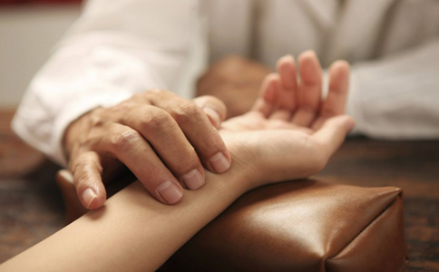 中醫治療高血脂的六種方法 怎麼樣治療高血脂 中醫如何治療高血脂症 治療高血脂的方法有哪些