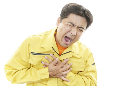 心髒出現問題有十大征兆 心髒出現問題有什麼征兆 吃什麼掃除血管垃圾 心髒異常的征兆