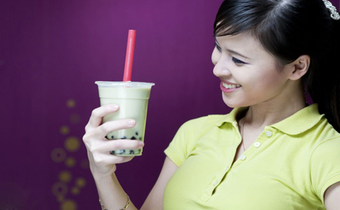 讓白領患上心髒病的竟然是它 常喝奶茶是否易患心髒病 為什麼喝奶茶會得心髒病 喝奶茶會得心髒病的原因是什麼