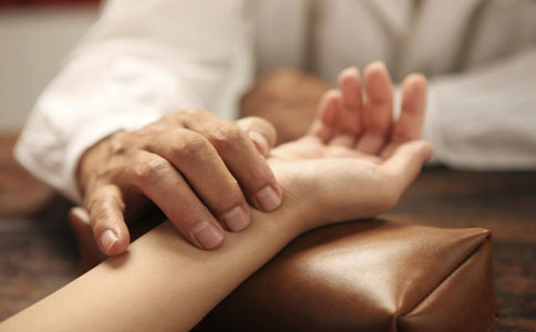 中醫治療心肌炎的五大秘方 中醫如何治療心肌炎 中醫治療心肌炎的方法有哪些 得了心肌炎怎麼辦